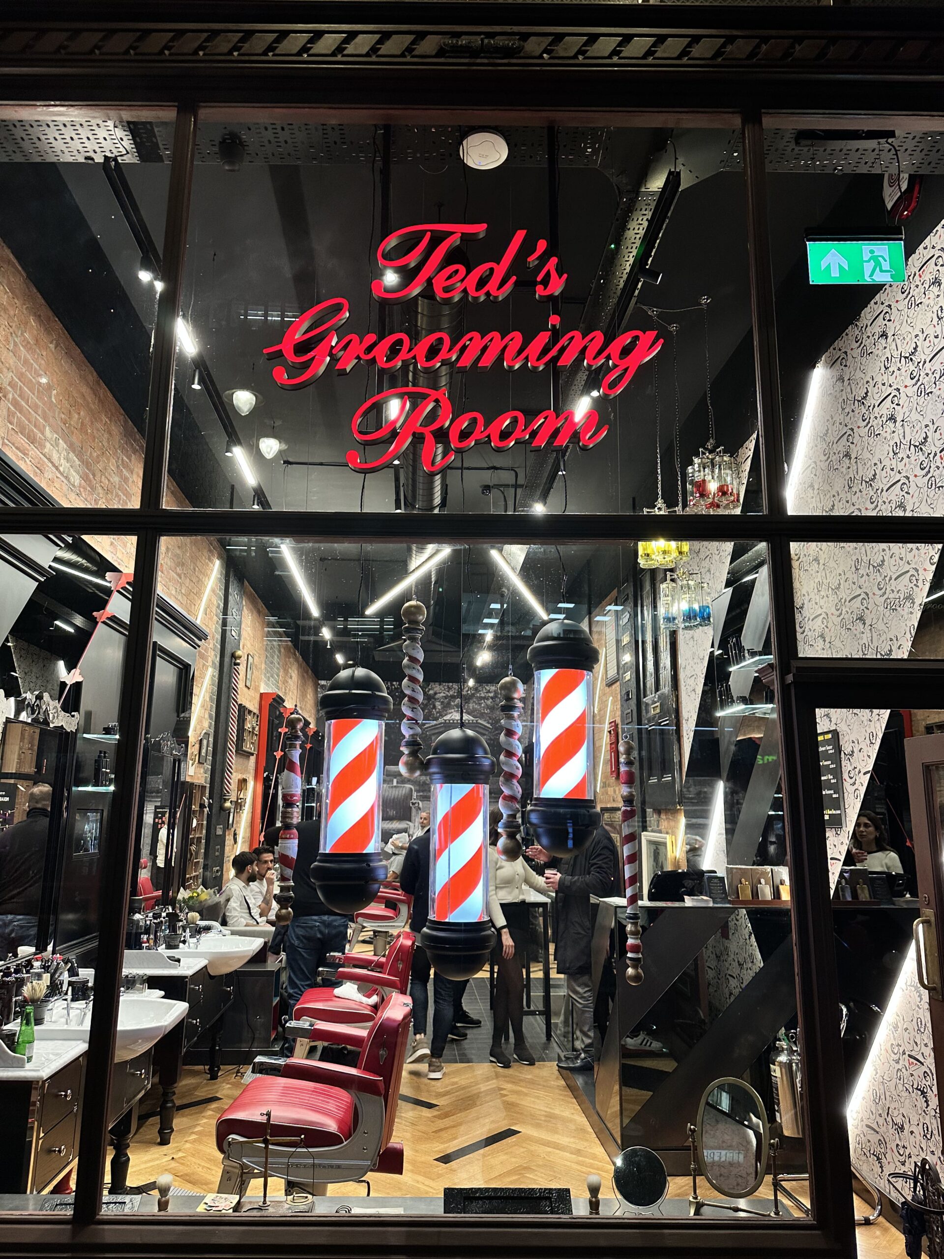 ILLUMINATED SIGN - Image 4